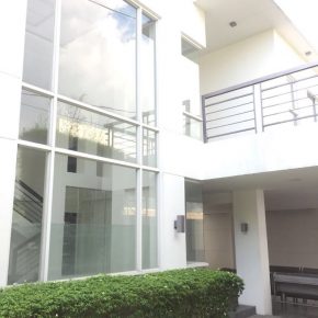 HOUSE FOR SALE: AFPOVAI PHASE 4, Taguig HOUSE FOR SALE: AFPOVAI PHASE 4, Taguig