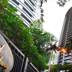 CONDOMINIUM FOR SALE: Regent Parkway, Bonifacio Global City CONDOMINIUM FOR SALE: Regent Parkway, Bonifacio Global City