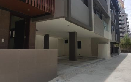 Townhouse For Sale: Palm Village, Makati City